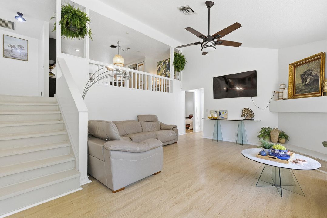 For Sale: $529,999 (3 beds, 2 baths, 1562 Square Feet)