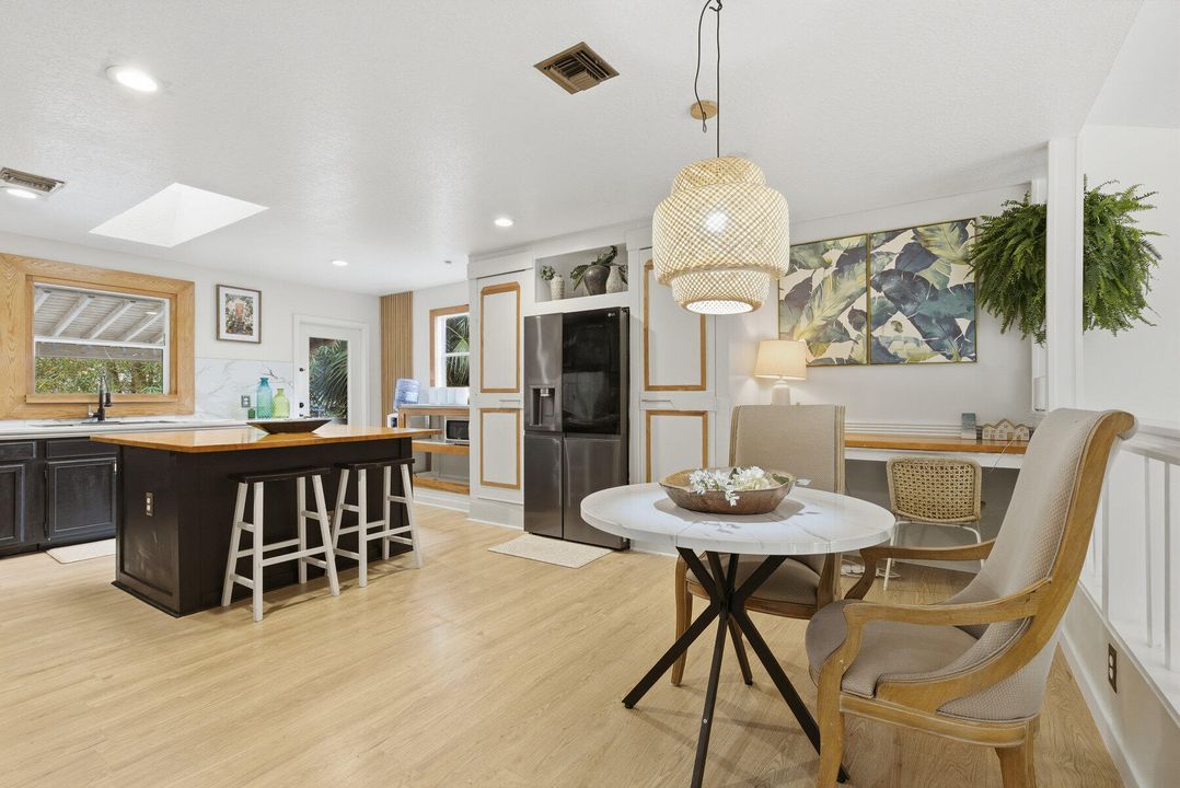 For Sale: $529,999 (3 beds, 2 baths, 1562 Square Feet)