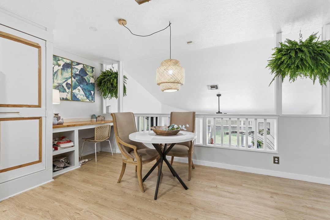 For Sale: $529,999 (3 beds, 2 baths, 1562 Square Feet)