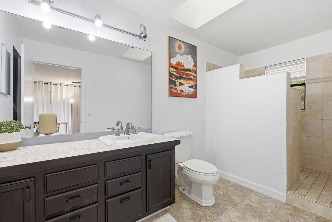 For Sale: $529,999 (3 beds, 2 baths, 1562 Square Feet)