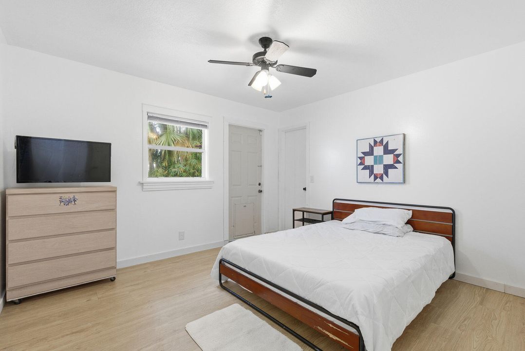 For Sale: $529,999 (3 beds, 2 baths, 1562 Square Feet)