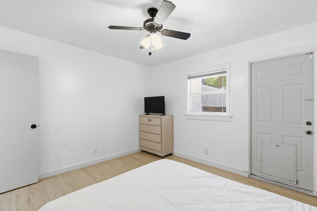 For Sale: $529,999 (3 beds, 2 baths, 1562 Square Feet)