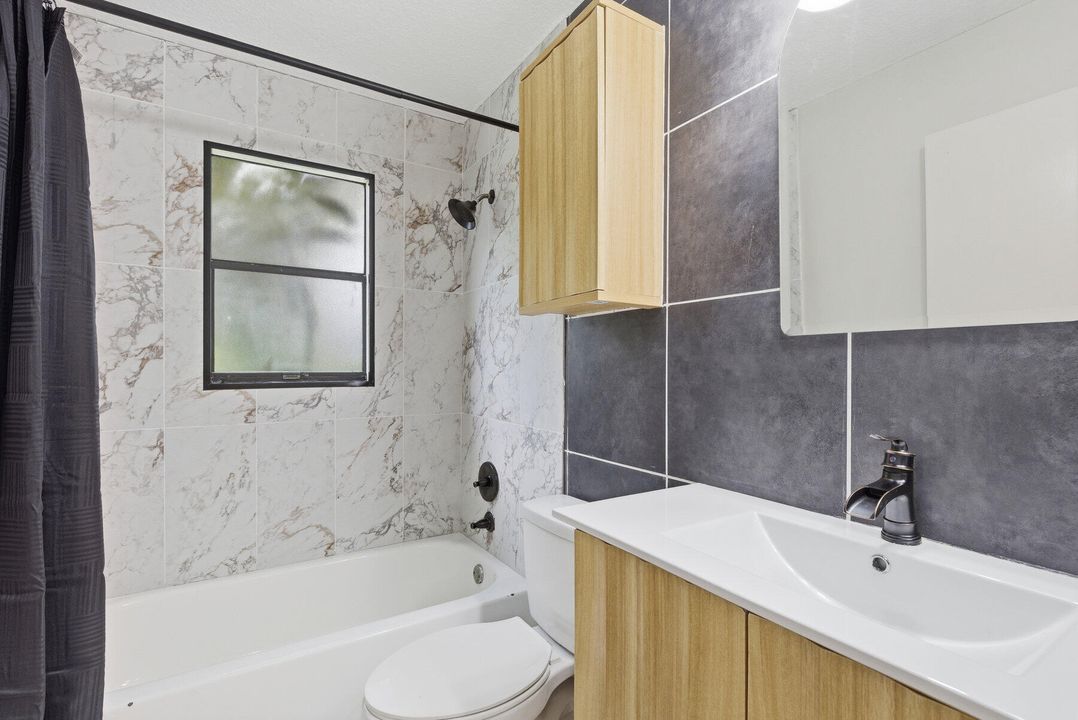 For Sale: $529,999 (3 beds, 2 baths, 1562 Square Feet)