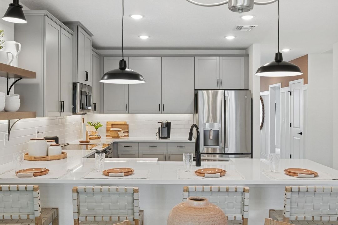 For Sale: $344,995 (4 beds, 3 baths, 1609 Square Feet)