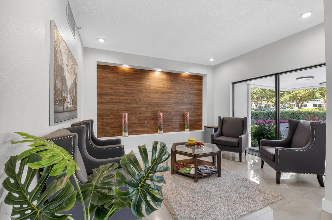 待售: $349,000 (2 贝兹, 2 浴室, 1054 平方英尺)