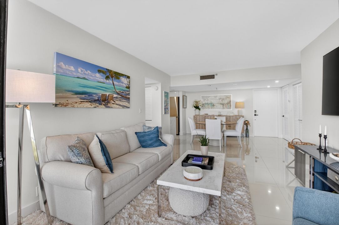 待售: $349,000 (2 贝兹, 2 浴室, 1054 平方英尺)