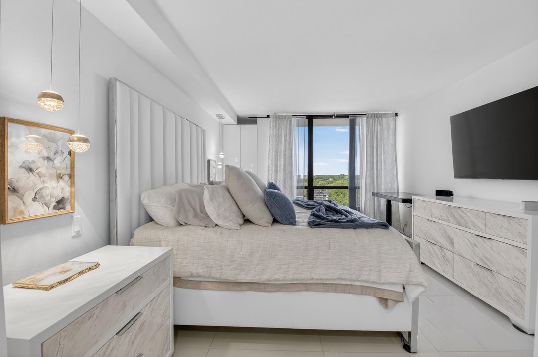 待售: $349,000 (2 贝兹, 2 浴室, 1054 平方英尺)