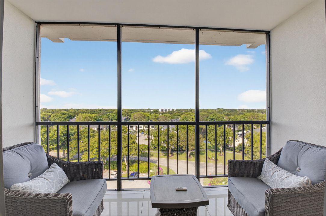 待售: $349,000 (2 贝兹, 2 浴室, 1054 平方英尺)