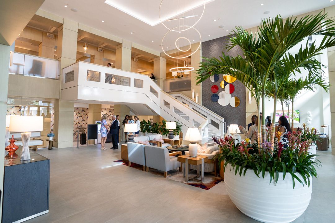 待售: $349,000 (2 贝兹, 2 浴室, 1054 平方英尺)