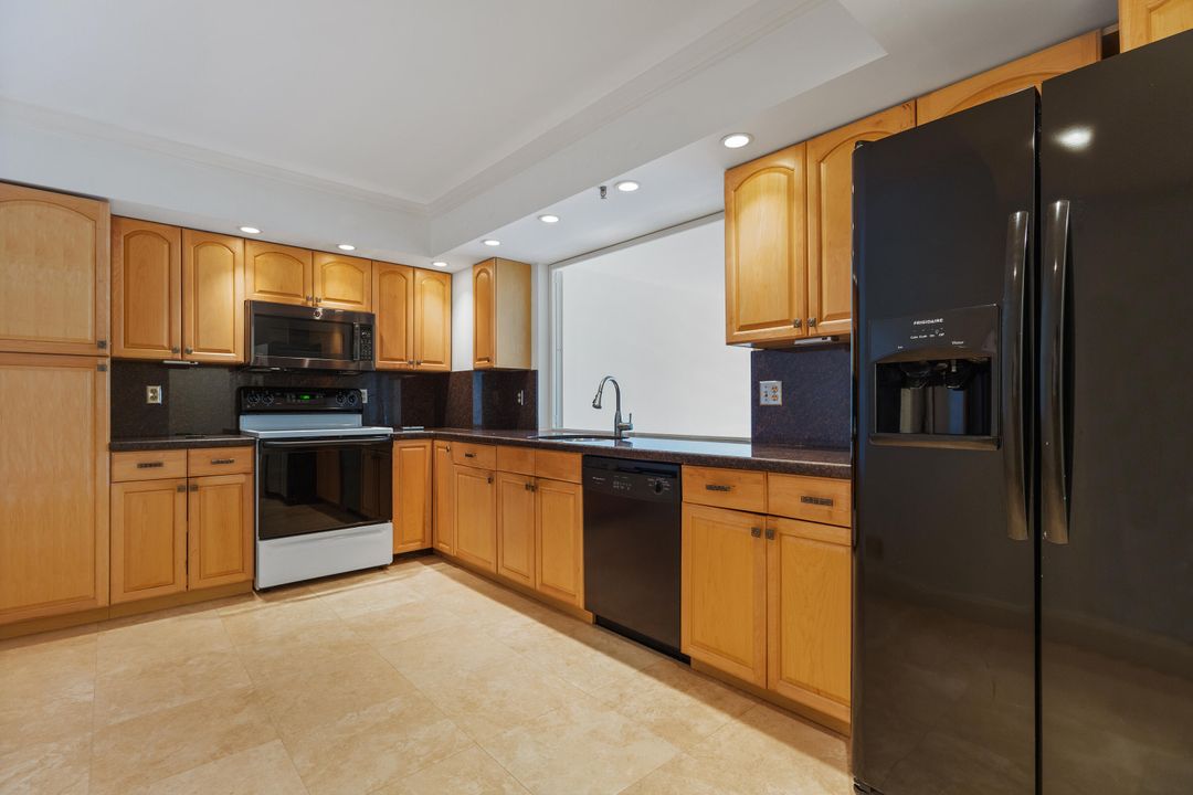 出租: $4,800 (2 贝兹, 2 浴室, 1500 平方英尺)