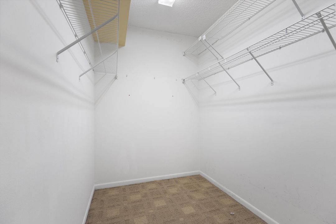 出租: $4,800 (2 贝兹, 2 浴室, 1500 平方英尺)