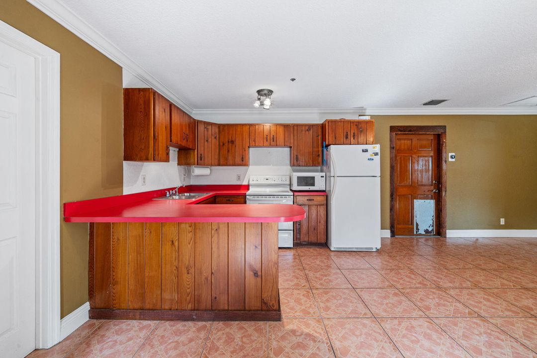 На продажу: $675,000 (2 спален, 1 ванн, 1130 Квадратных фут)