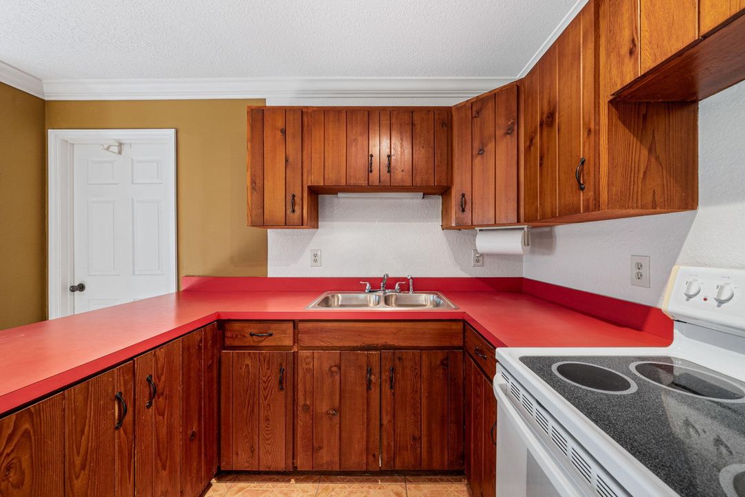 На продажу: $675,000 (2 спален, 1 ванн, 1130 Квадратных фут)