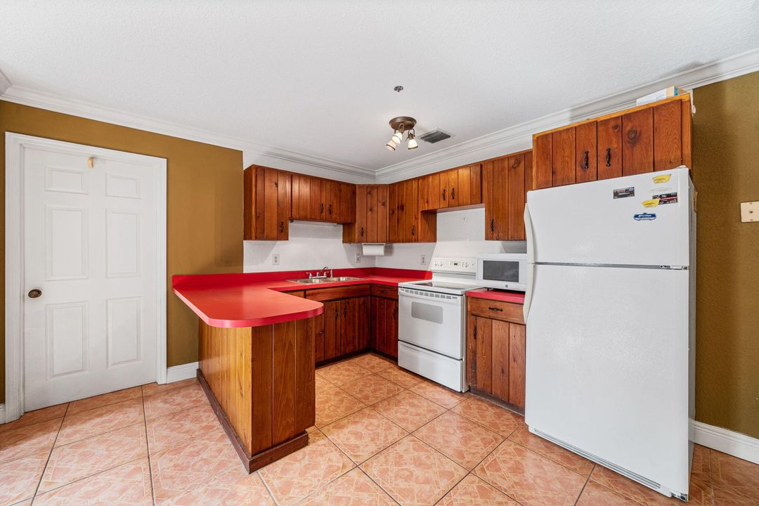 На продажу: $675,000 (2 спален, 1 ванн, 1130 Квадратных фут)