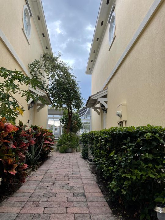 En Venta: $530,000 (3 camas, 2 baños, 1570 Pies cuadrados)