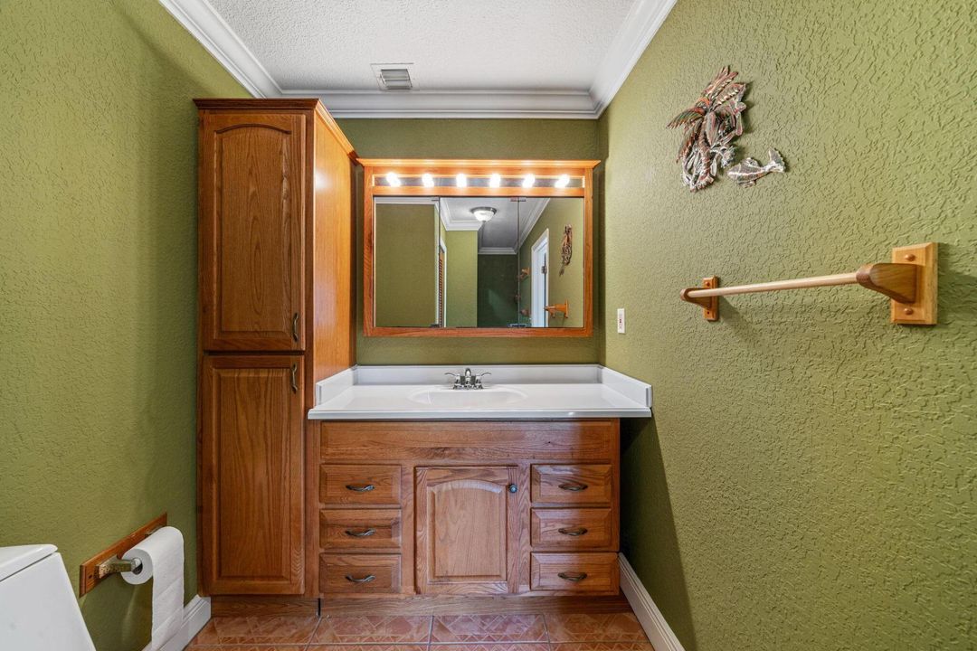 На продажу: $675,000 (2 спален, 1 ванн, 1130 Квадратных фут)