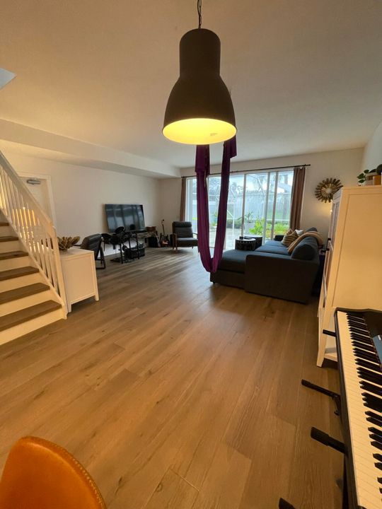 En Venta: $530,000 (3 camas, 2 baños, 1570 Pies cuadrados)