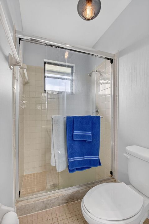 На продажу: $330,000 (1 спален, 2 ванн, 1074 Квадратных фут)