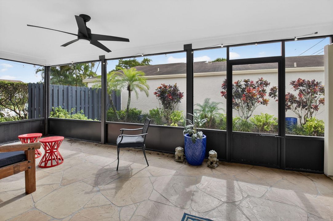 На продажу: $330,000 (1 спален, 2 ванн, 1074 Квадратных фут)