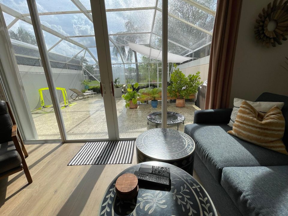 En Venta: $530,000 (3 camas, 2 baños, 1570 Pies cuadrados)