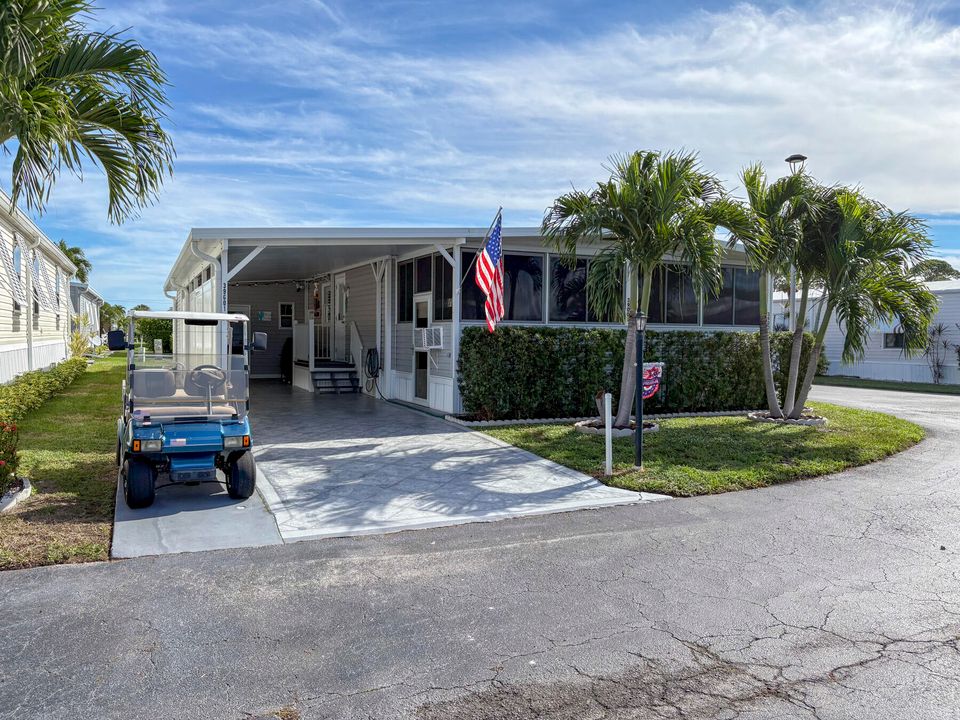 For Sale: $197,900 (2 beds, 2 baths, 1320 Square Feet)