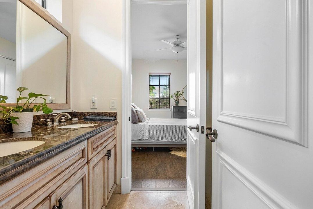 Под контрактом: $8,750 (5 спален, 4 ванн, 3415 Квадратных фут)