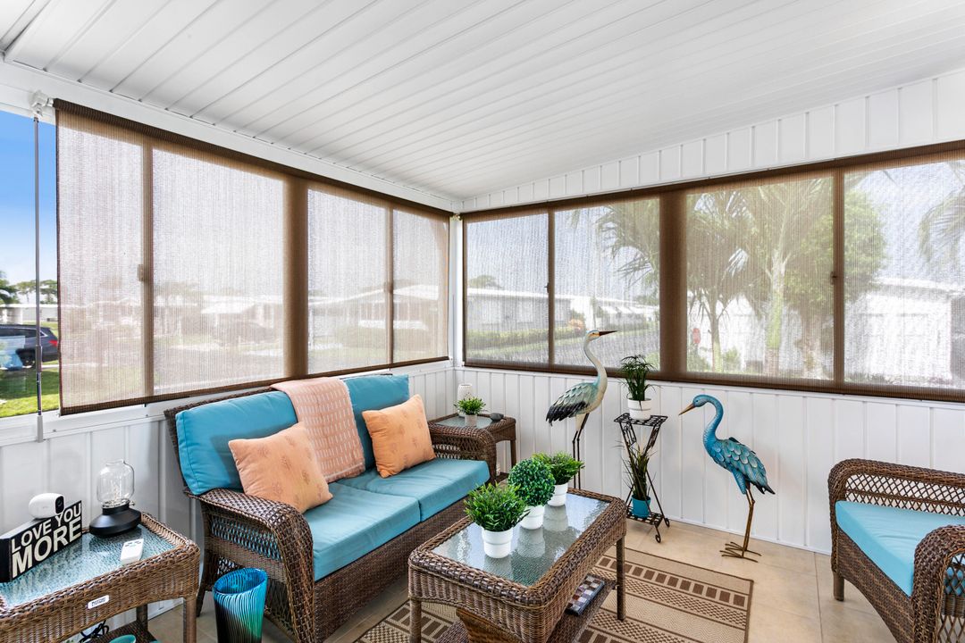 For Sale: $197,900 (2 beds, 2 baths, 1320 Square Feet)