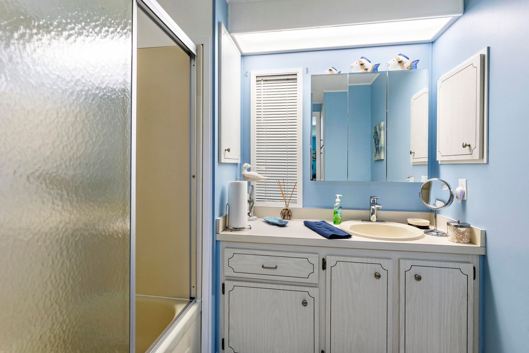 For Sale: $197,900 (2 beds, 2 baths, 1320 Square Feet)