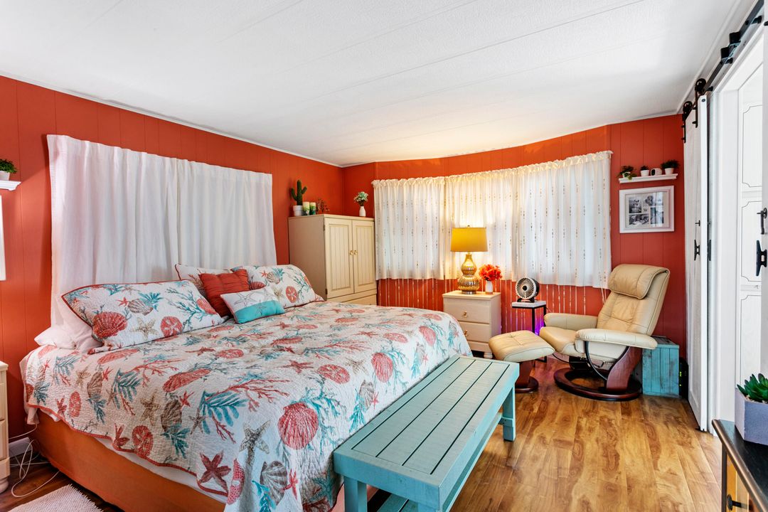 For Sale: $197,900 (2 beds, 2 baths, 1320 Square Feet)