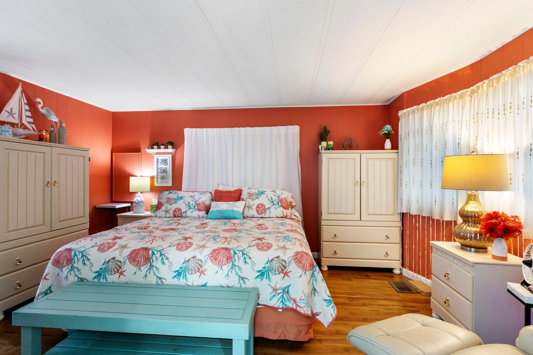 For Sale: $197,900 (2 beds, 2 baths, 1320 Square Feet)