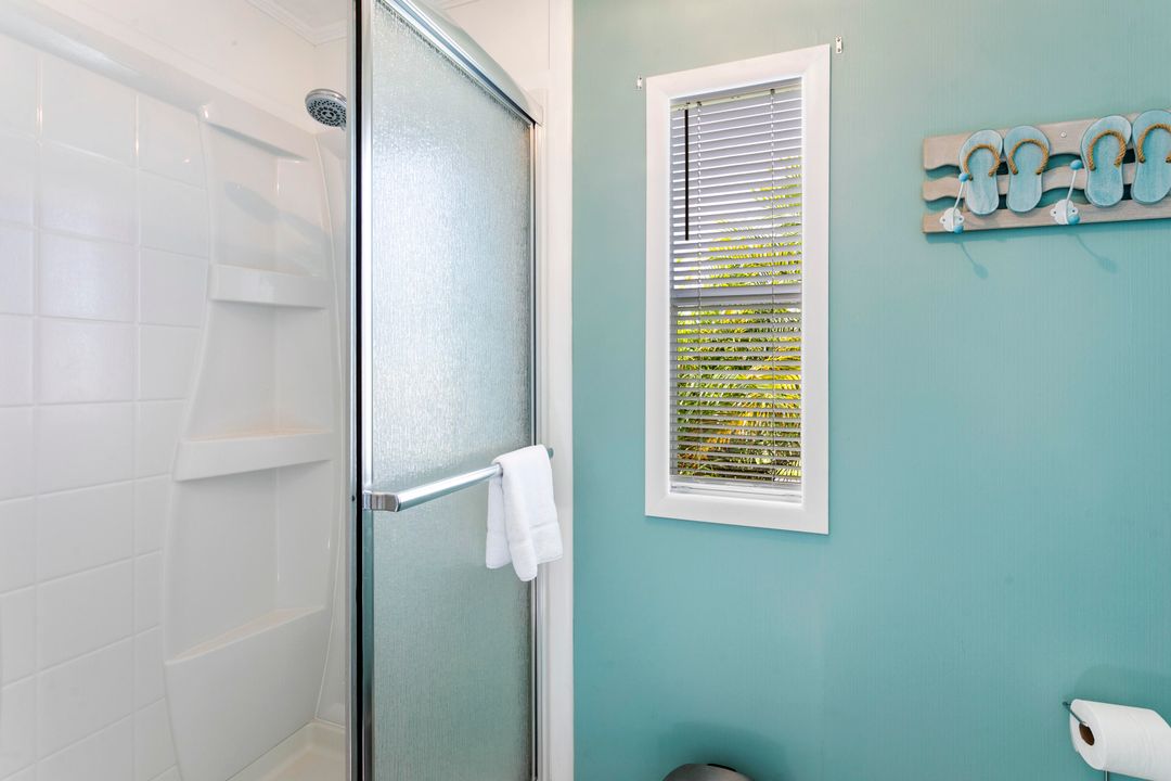 For Sale: $197,900 (2 beds, 2 baths, 1320 Square Feet)