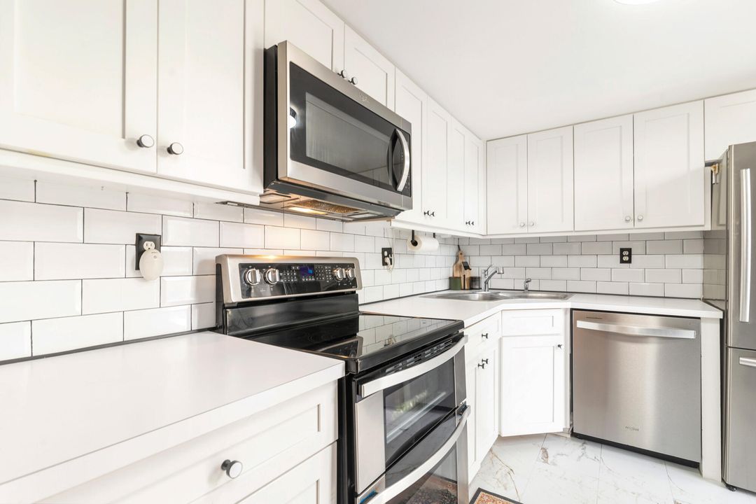 出租: $7,500 (2 贝兹, 2 浴室, 1247 平方英尺)