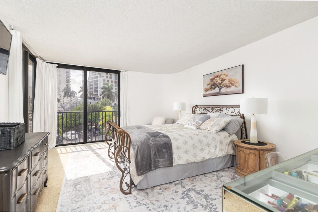 出租: $7,500 (2 贝兹, 2 浴室, 1247 平方英尺)