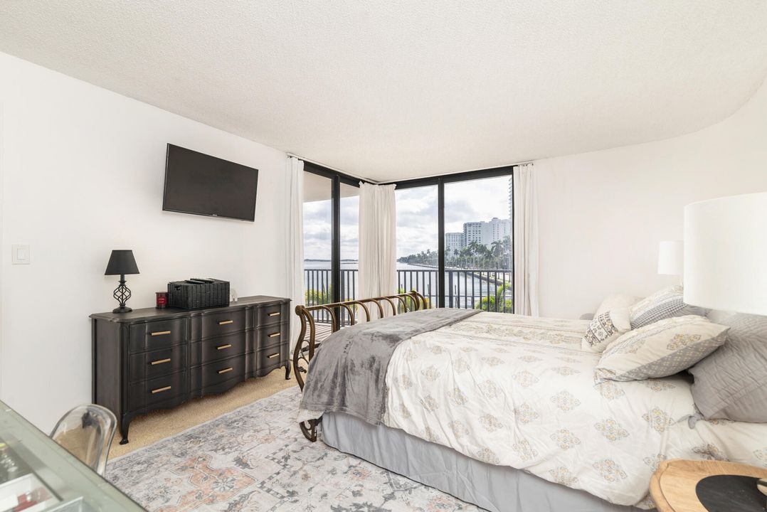 出租: $7,500 (2 贝兹, 2 浴室, 1247 平方英尺)