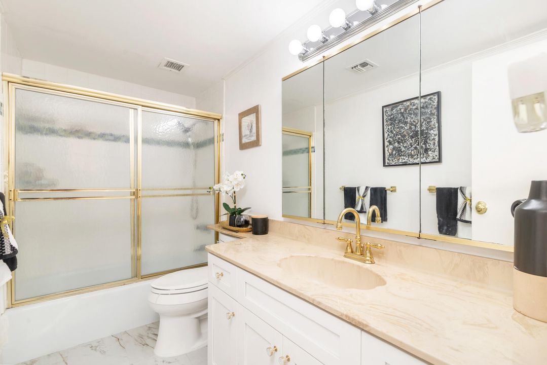 出租: $7,500 (2 贝兹, 2 浴室, 1247 平方英尺)