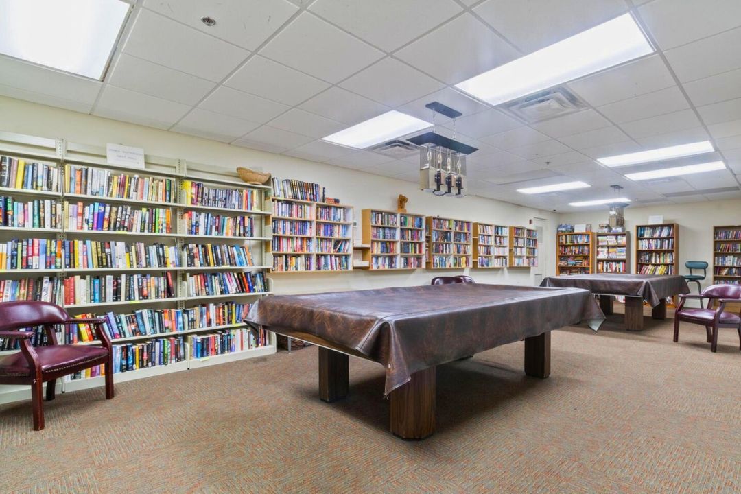 待售: $199,900 (2 贝兹, 2 浴室, 1220 平方英尺)