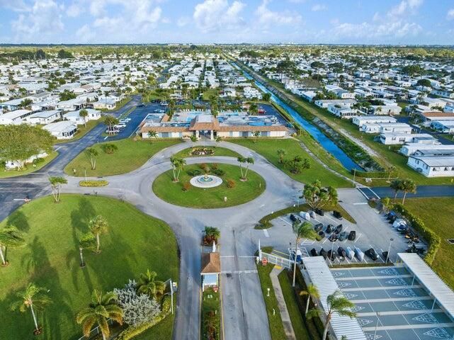 For Sale: $197,900 (2 beds, 2 baths, 1320 Square Feet)