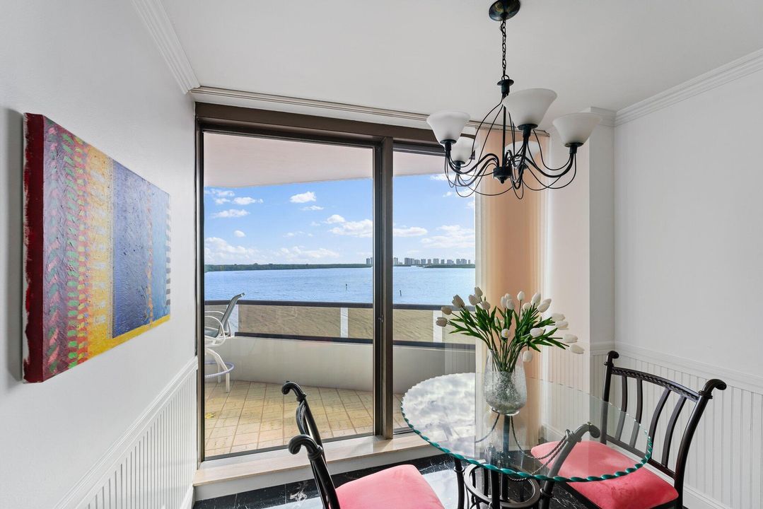 待售: $895,000 (2 贝兹, 2 浴室, 2444 平方英尺)