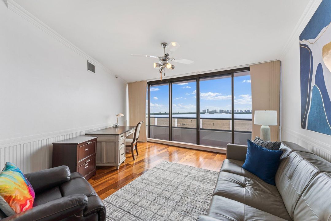 待售: $895,000 (2 贝兹, 2 浴室, 2444 平方英尺)