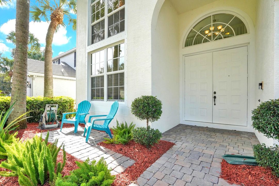 For Sale: $695,000 (4 beds, 3 baths, 3033 Square Feet)