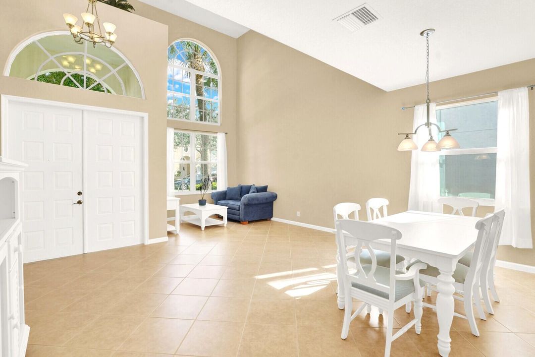 For Sale: $695,000 (4 beds, 3 baths, 3033 Square Feet)