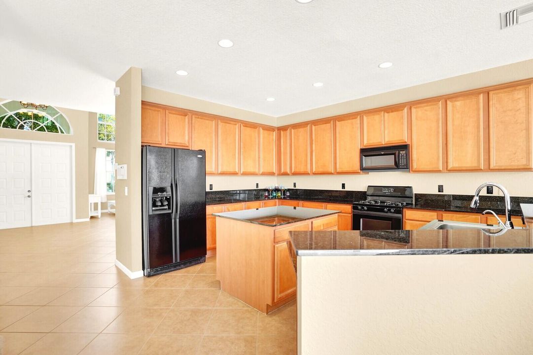 For Sale: $695,000 (4 beds, 3 baths, 3033 Square Feet)