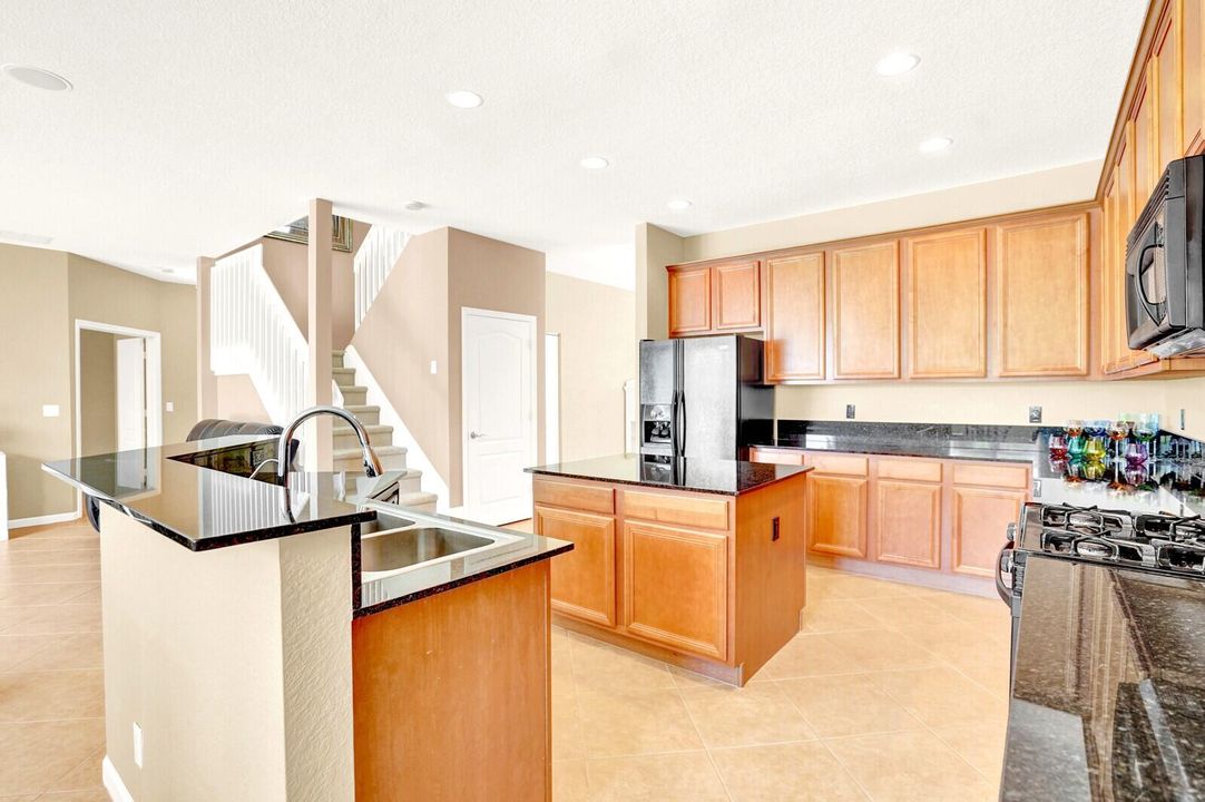 For Sale: $695,000 (4 beds, 3 baths, 3033 Square Feet)