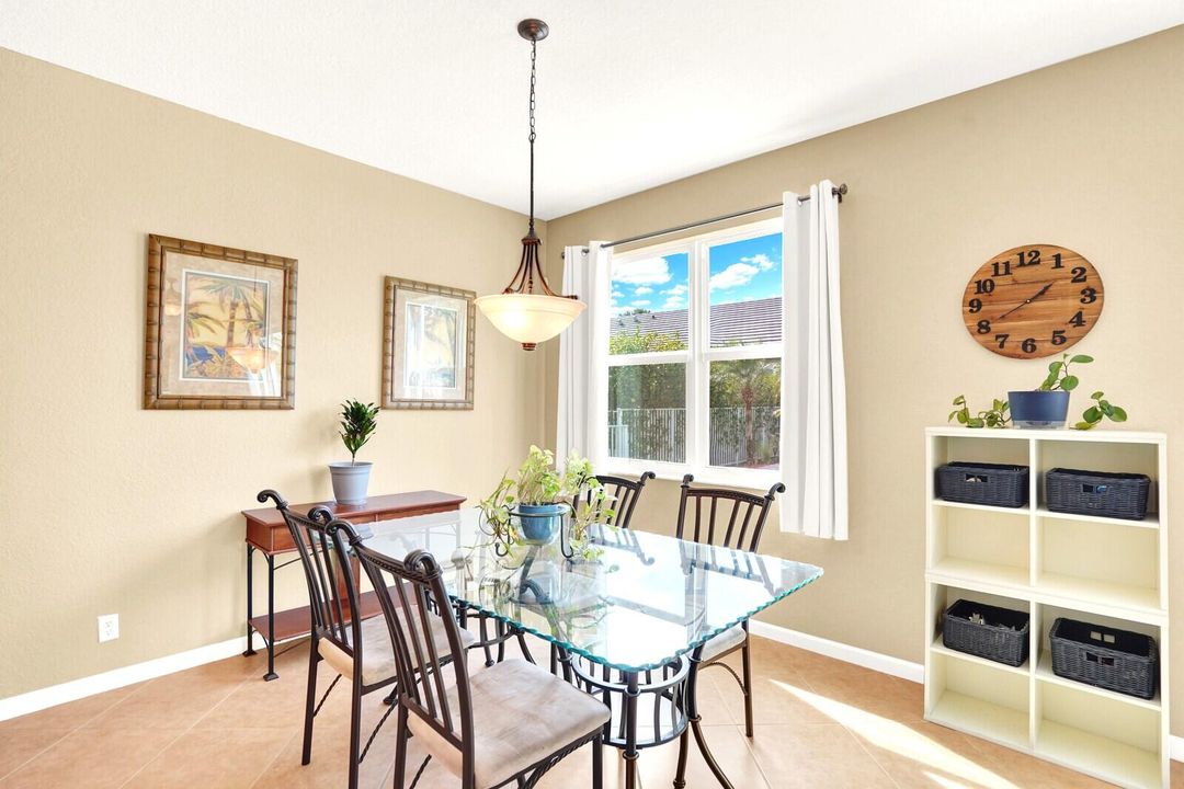 For Sale: $695,000 (4 beds, 3 baths, 3033 Square Feet)