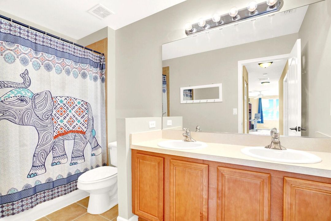 For Sale: $695,000 (4 beds, 3 baths, 3033 Square Feet)