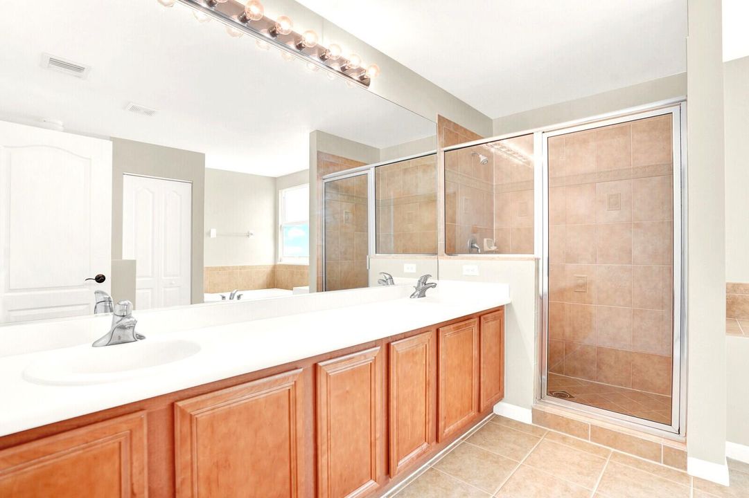 For Sale: $695,000 (4 beds, 3 baths, 3033 Square Feet)