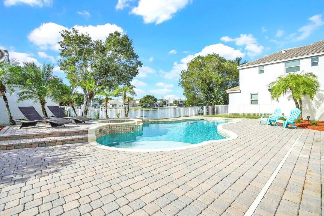 For Sale: $695,000 (4 beds, 3 baths, 3033 Square Feet)