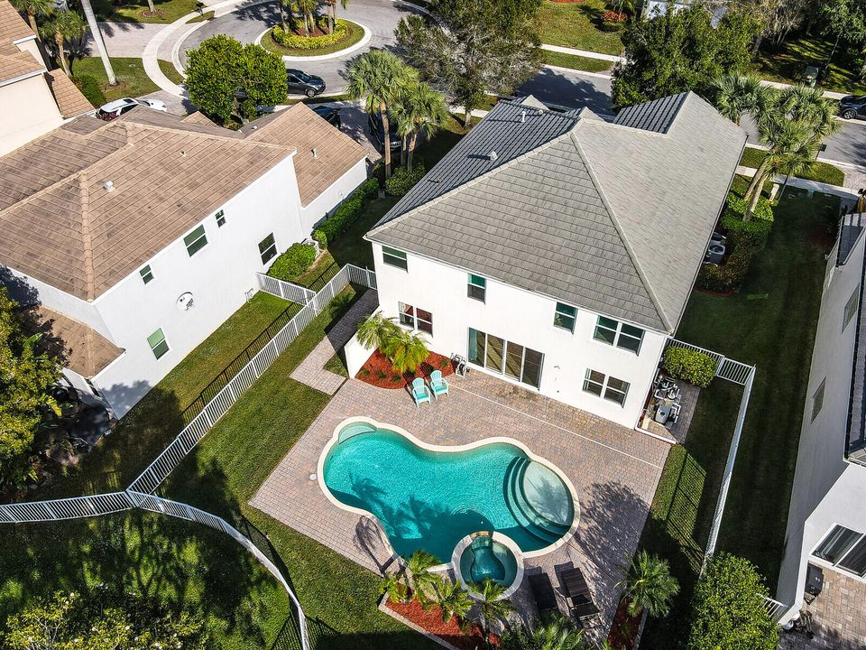 For Sale: $695,000 (4 beds, 3 baths, 3033 Square Feet)