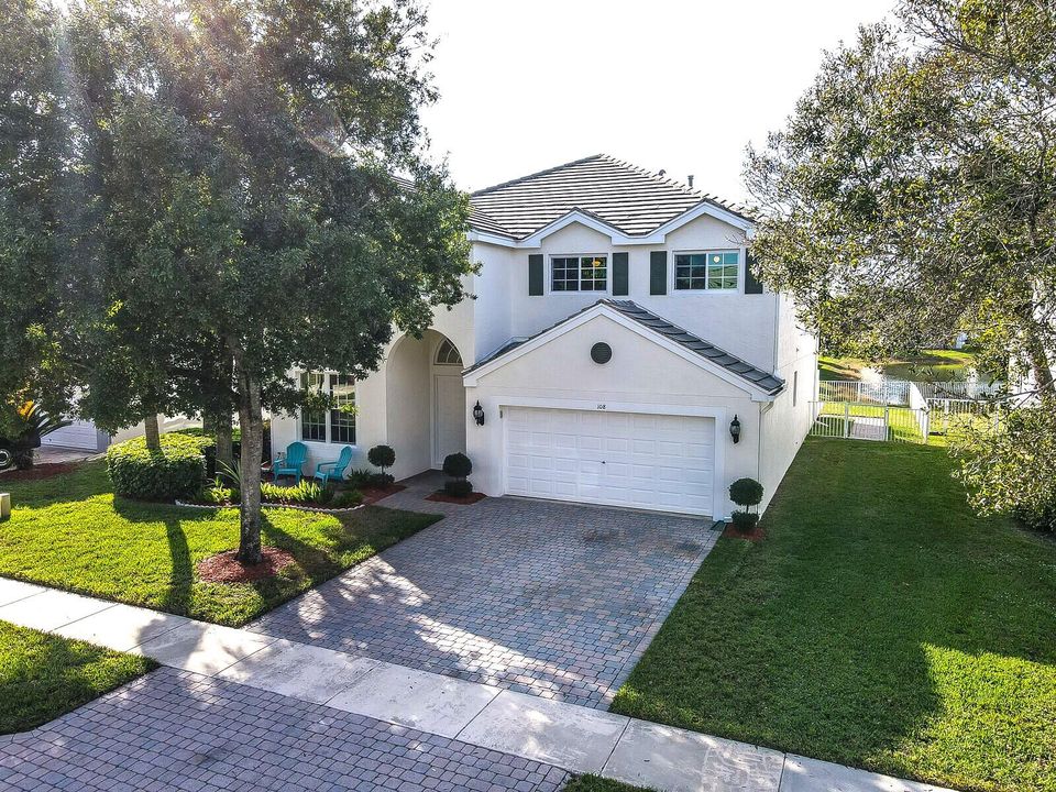 For Sale: $695,000 (4 beds, 3 baths, 3033 Square Feet)