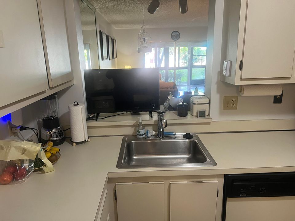 En Venta: $229,000 (2 camas, 2 baños, 1160 Pies cuadrados)